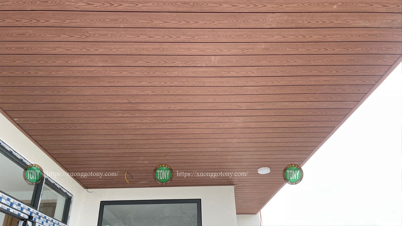 Thi công gỗ nhựa ngoài trời ốp trần