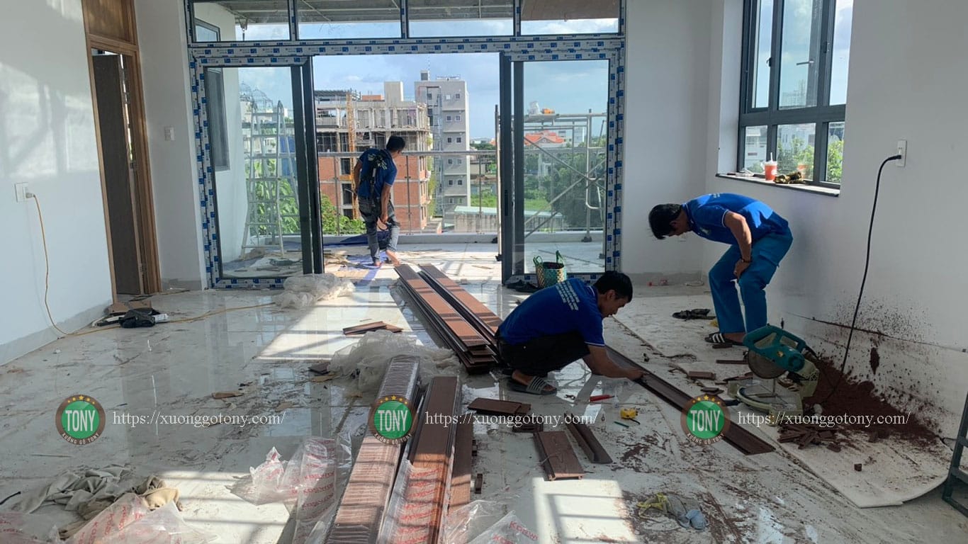 Thi công gỗ nhựa ngoài trời ốp trần