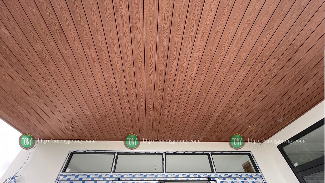 Thi công gỗ nhựa ngoài trời ốp trần