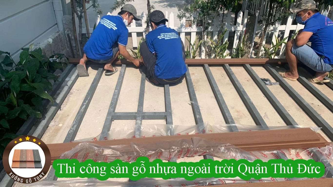 Thi công sàn gỗ nhựa ngoài trời