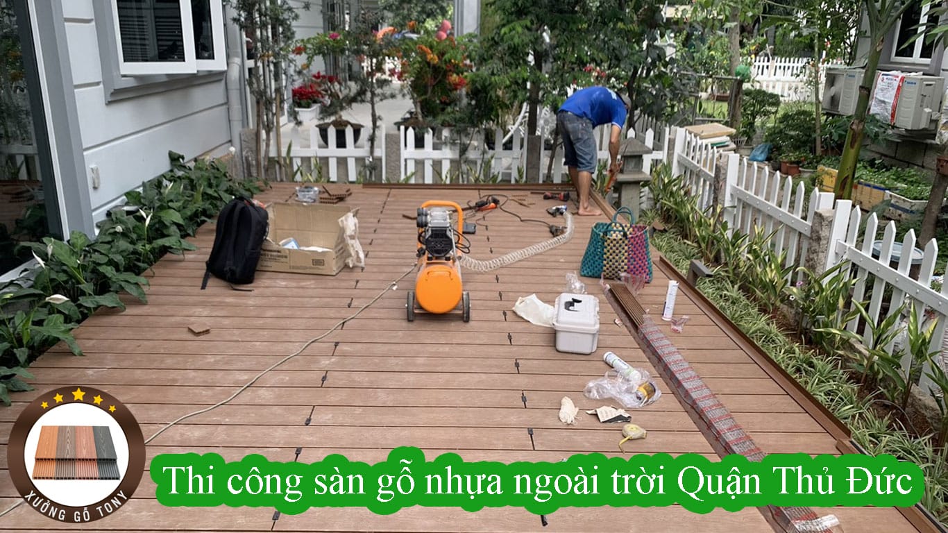 Thi công sàn gỗ nhựa ngoài trời