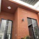 Trần Nhựa Giả Gỗ Ngoài Trời - Sự Kết Hợp Hoàn Hảo Giữa Đẳng Cấp và Độ Bền