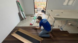 Dịch Vụ Thi Công Sàn Nhựa Trọn Gói Chuyên Nghiệp, Báo Giá Cạnh Tranh Nhất