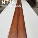Tấm Lamri nhựa giả gỗ Nano NT18 vân walnut nâu đỏ mahogany bản hẹp 1 sóng 100x10x2900mm ốp tường trần chống ẩm phong cách truyền thống Xưởng Gỗ Tony