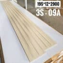 Tấm vách lam sóng 3S09A màu vân gỗ oak sáng beige kích thước 195x12x2900mm 3 sóng nổi chống ẩm cao cấp
